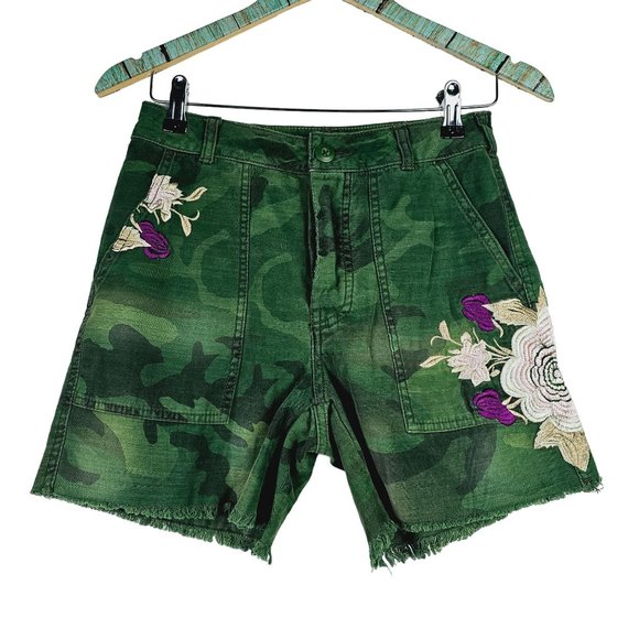 Free People Camo Embroidery Fray Hem Distressed Button Fly Shorts Sz 0 - Picture 3 of 12